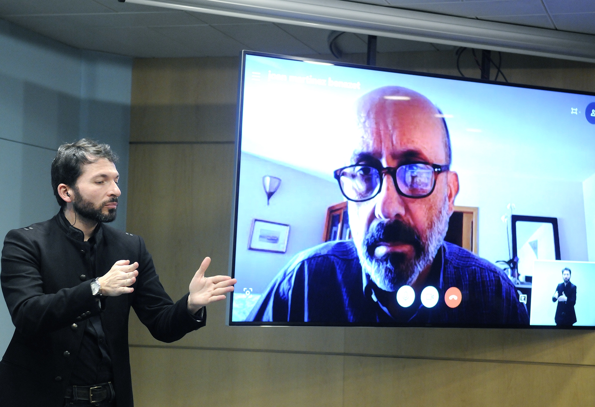 S’habilita un número de WhatsApp per a les víctimes de violència de gènere