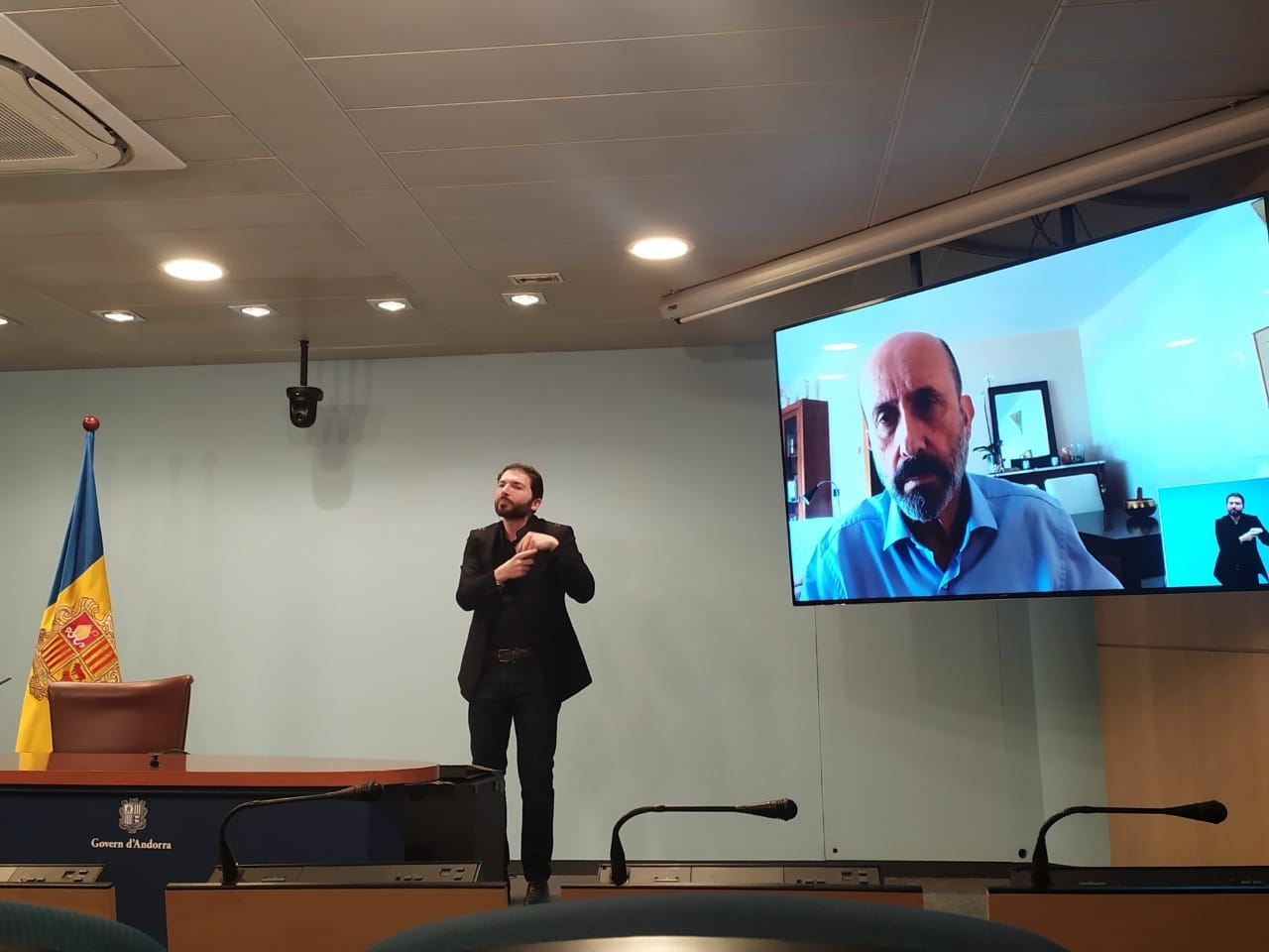 El Govern aprova un decret que autoritza la confecció de mascaretes en establiments especialitzats