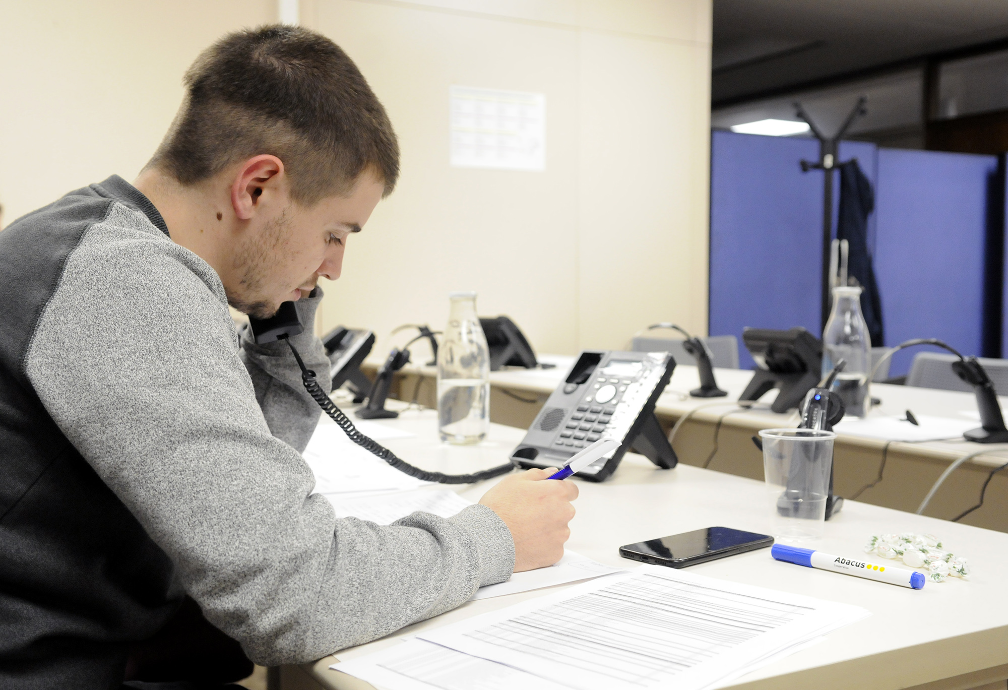 El telèfon 188 acumula 918 trucades des que va entrar en funcionament