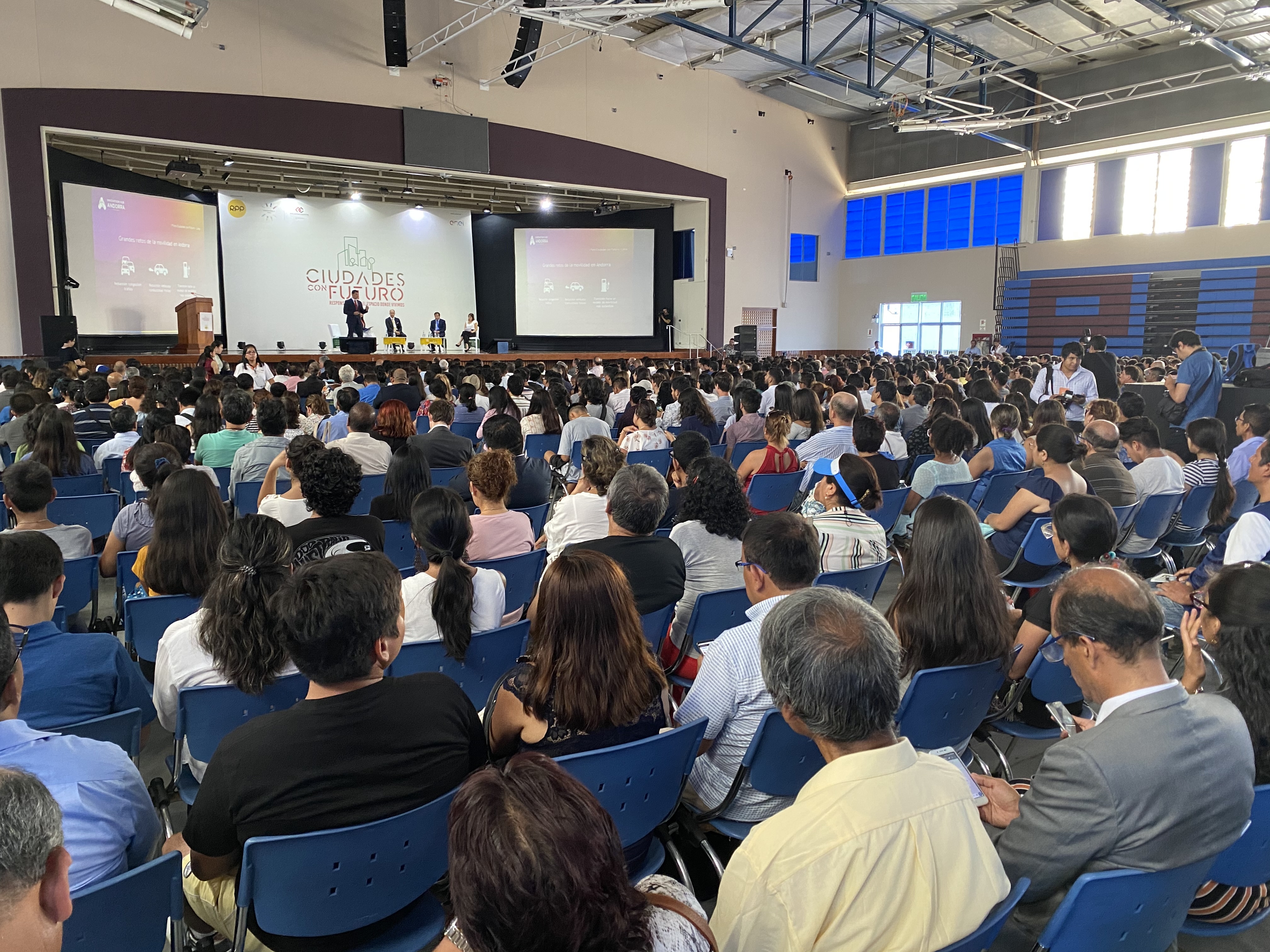Gallardo explica el model d’innovació oberta en esdeveniments del grup mediàtic privat més important del Perú i manté diverses trobades bilaterals