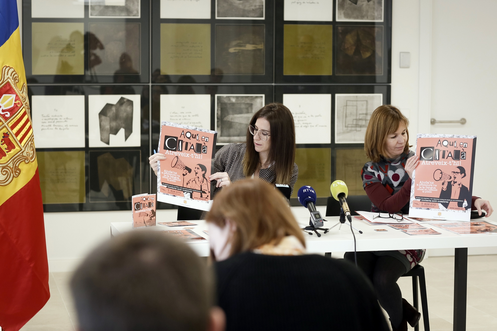 ‘Aquí, en català. Atreveix-t'hi!’, la nova campanya per promocionar la llengua en l’atenció al públic