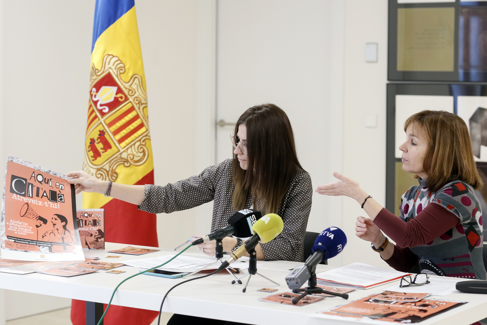 ‘Aquí, en català. Atreveix-t'hi!’, la nova campanya per promocionar la llengua en l’atenció al públic