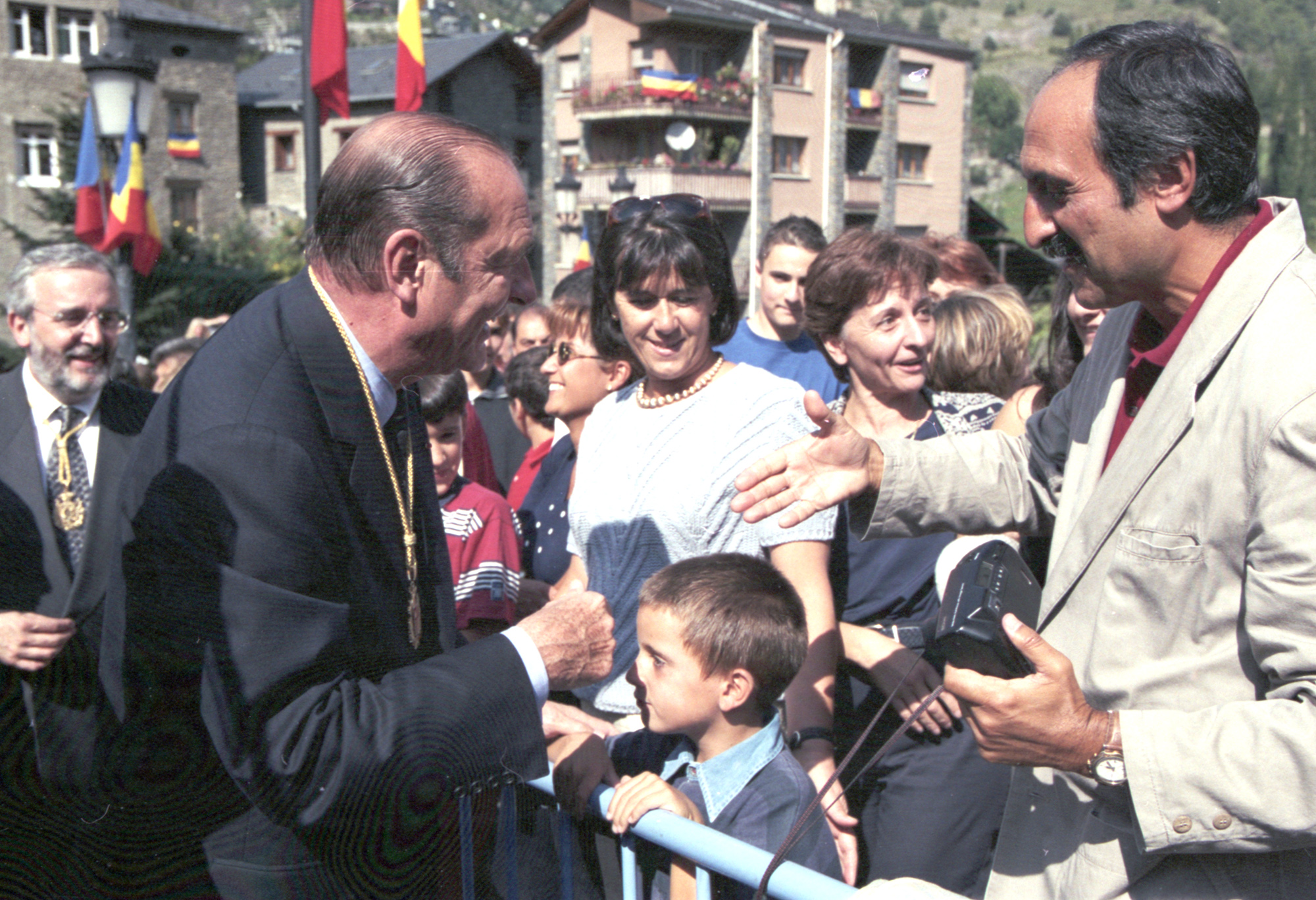 El Govern decreta tres dies de dol nacional per la mort de Jacques Chirac