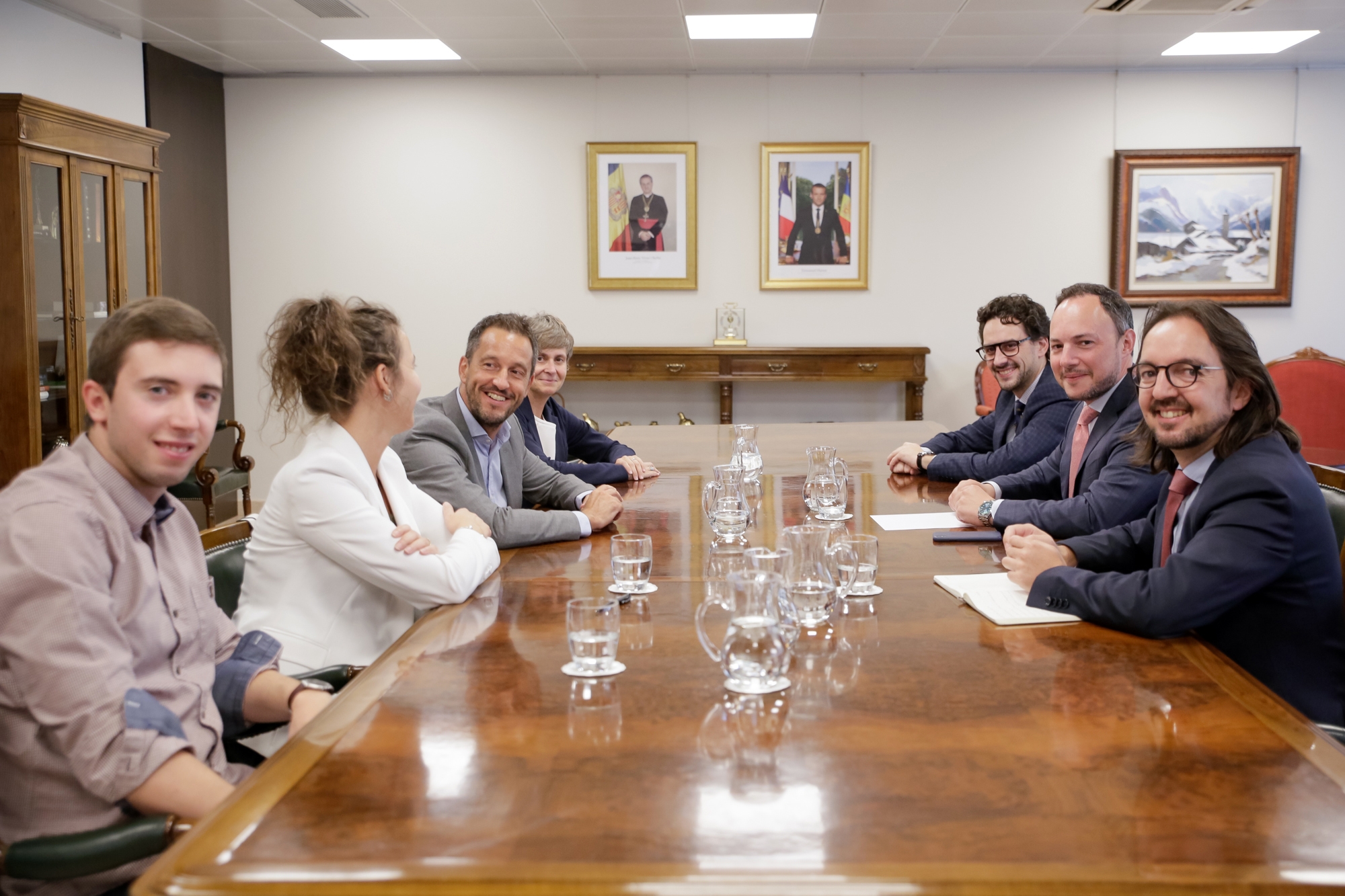 Espot i Riba es troben amb el Grup Parlamentari Socialdemòcrata per tractar el pacte d’Estat en relació a la negociació per a l’Acord d’associació