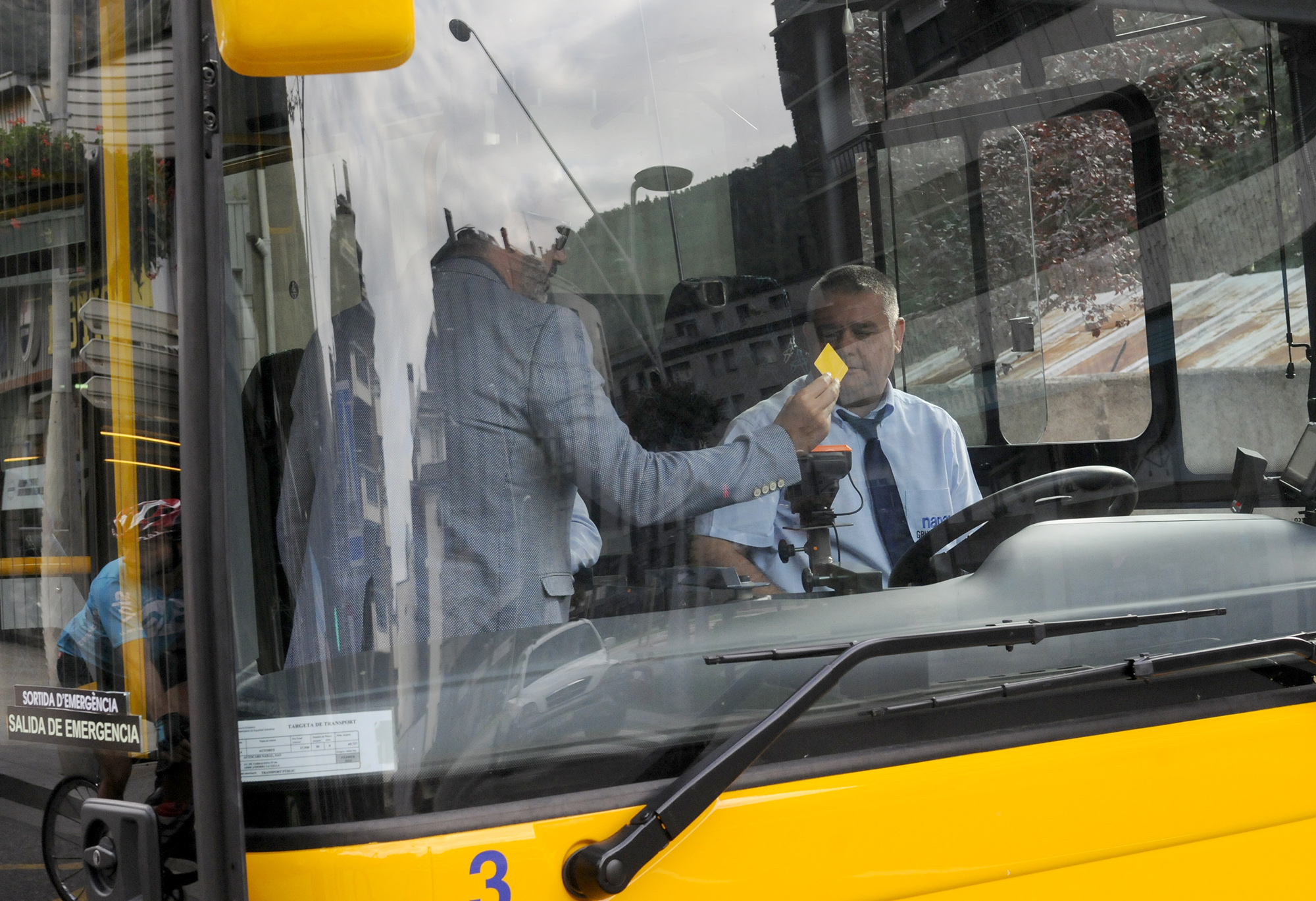 Comencen a funcionar les noves línies de transport regular de viatgers amb tota normalitat