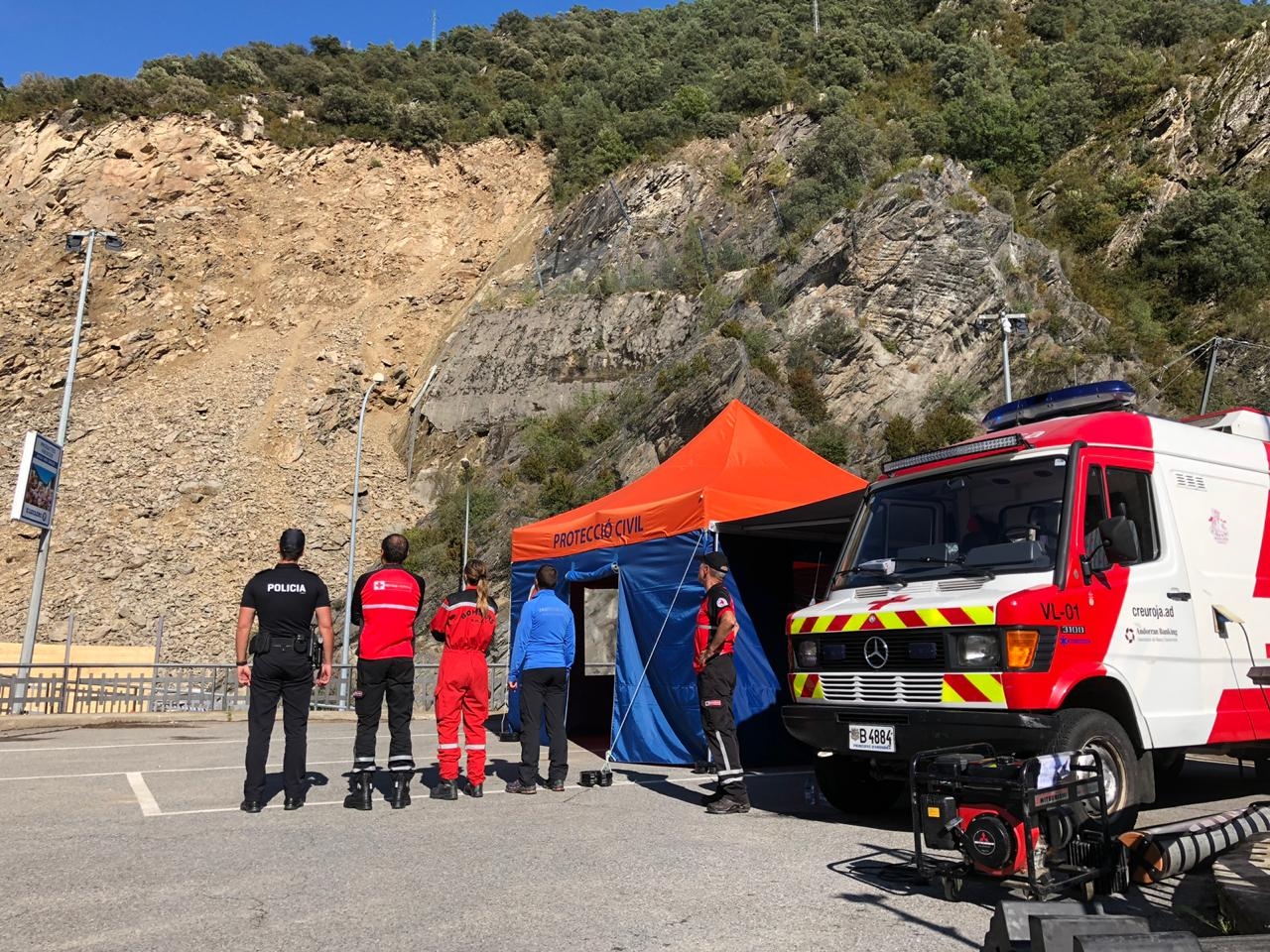 El Govern instal·la un aparell de drenatge a la cubeta de la zona de l’esllavissada