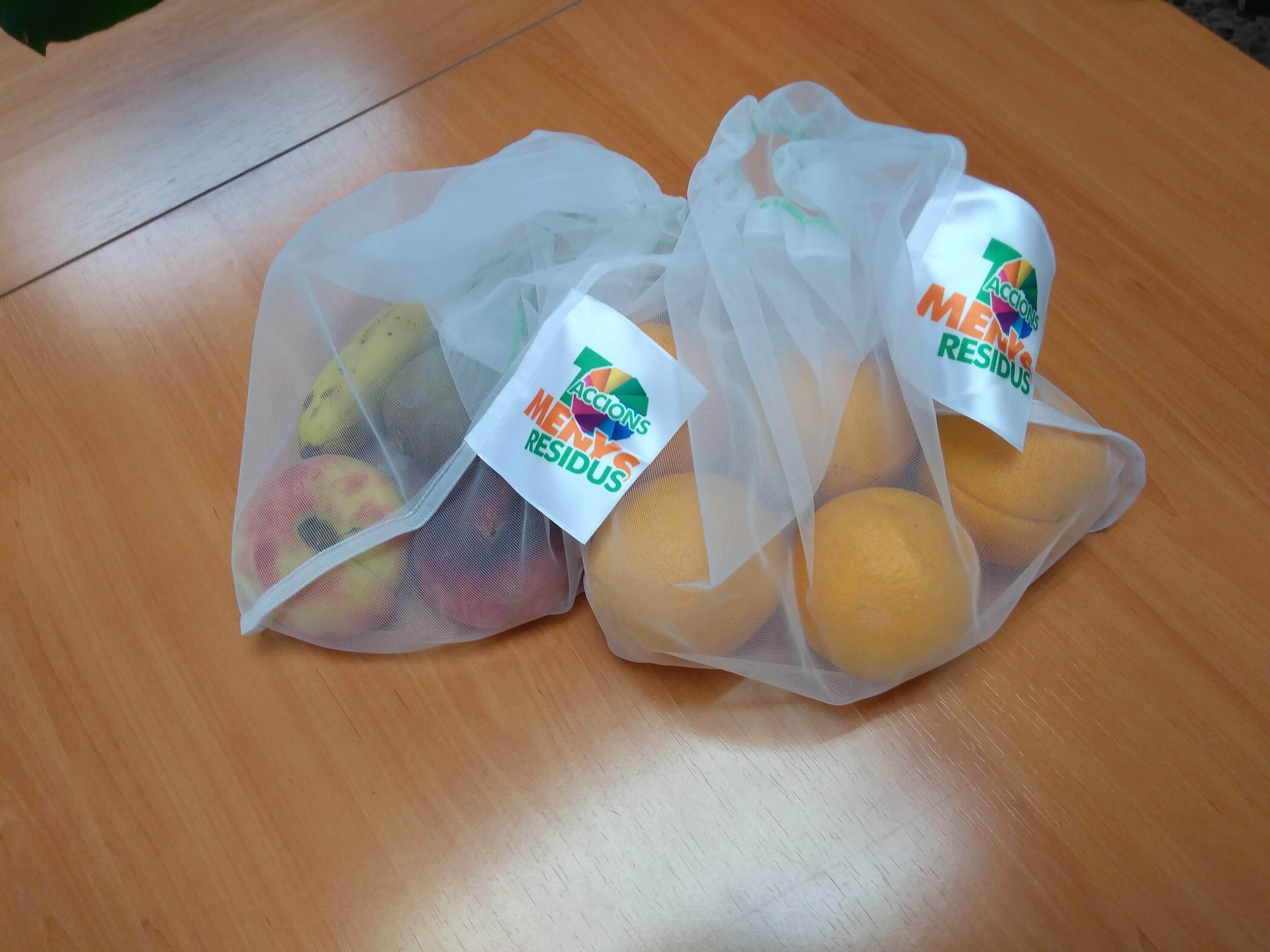 Campanya del Govern per reduir les bosses de plàstic a la secció de fruita i verdura