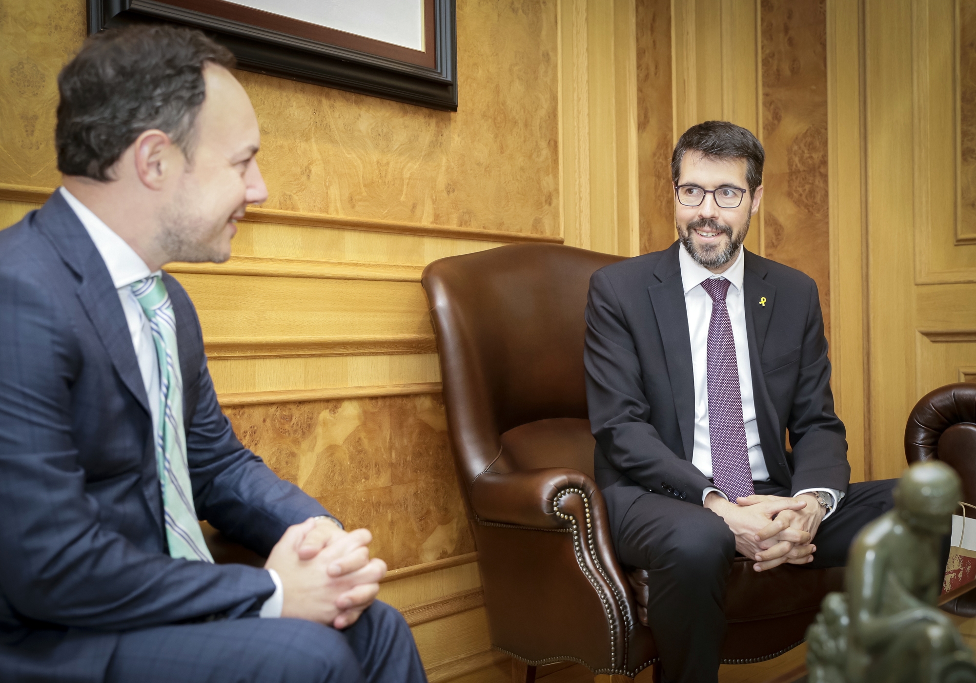 Xavier Espot s’acomiada de l’alcalde en funcions de la Seu d’Urgell, Albert Batalla
