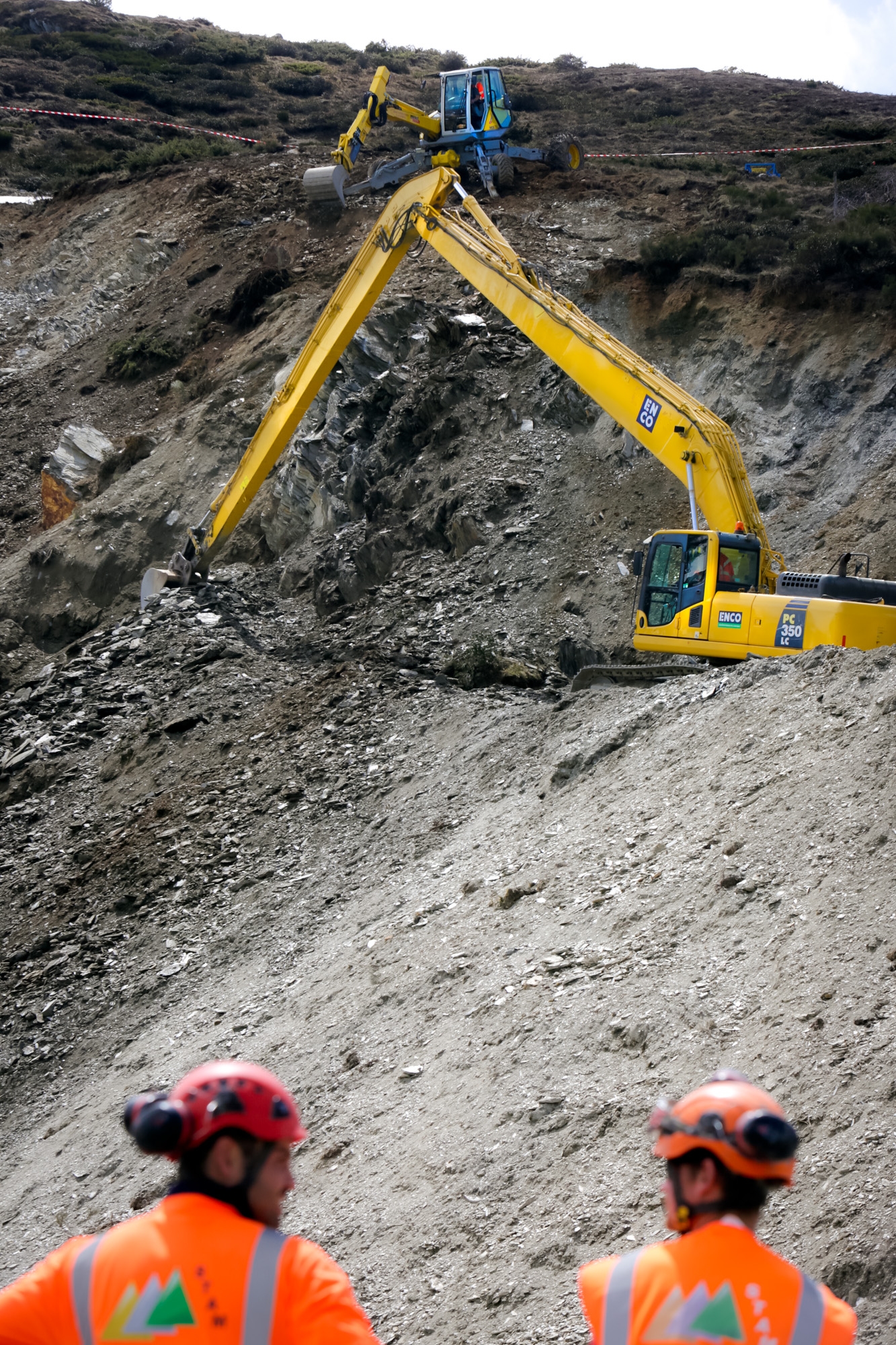 Andorra i França col·laboren en el trasllat de terres excavades en els treballs de securització de la RN22 per restablir l’accés al més aviat possible