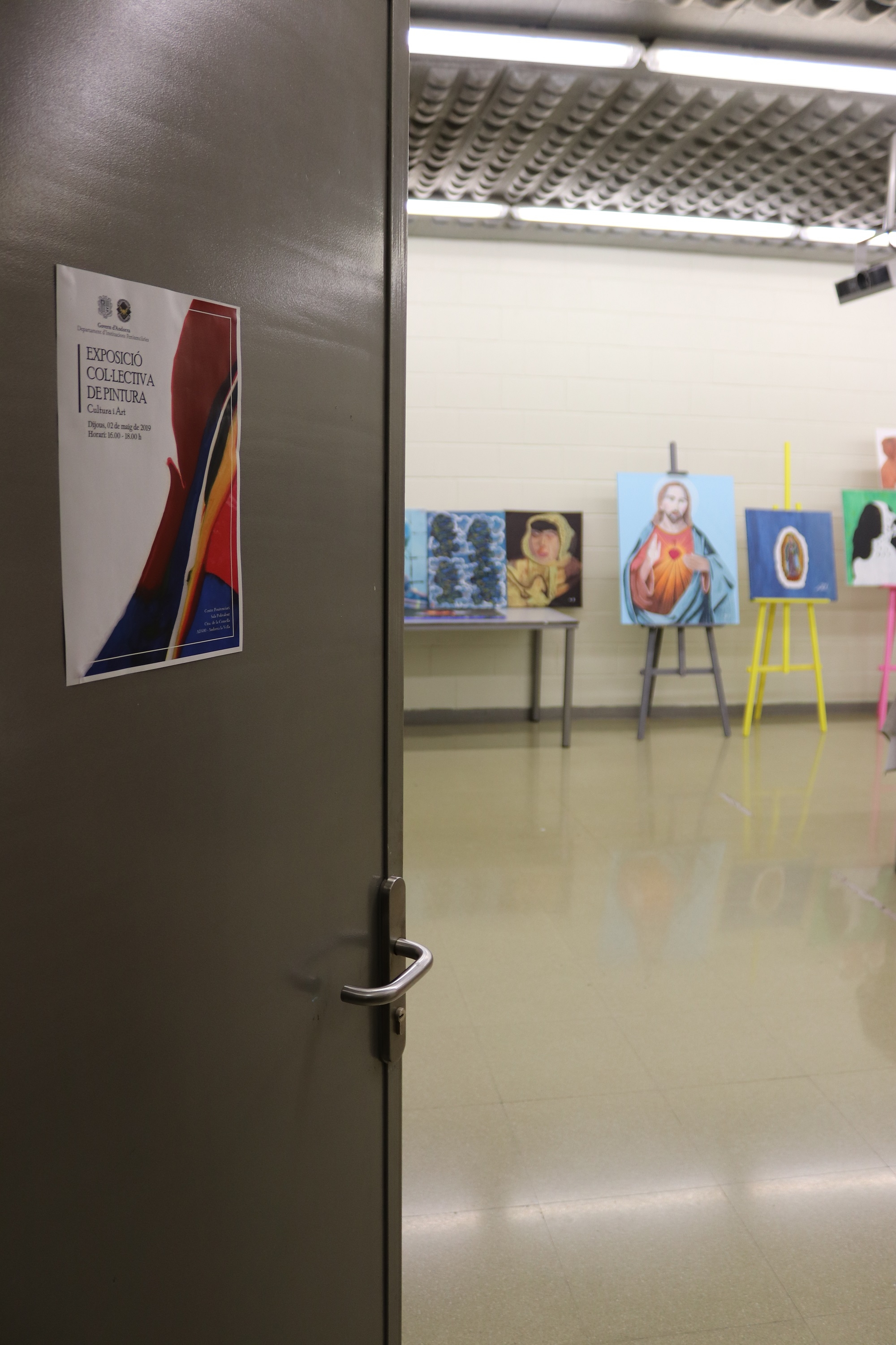 Exposició col·lectiva interna de pintura a càrrec dels reclusos del Centre Penitenciari de la Comella