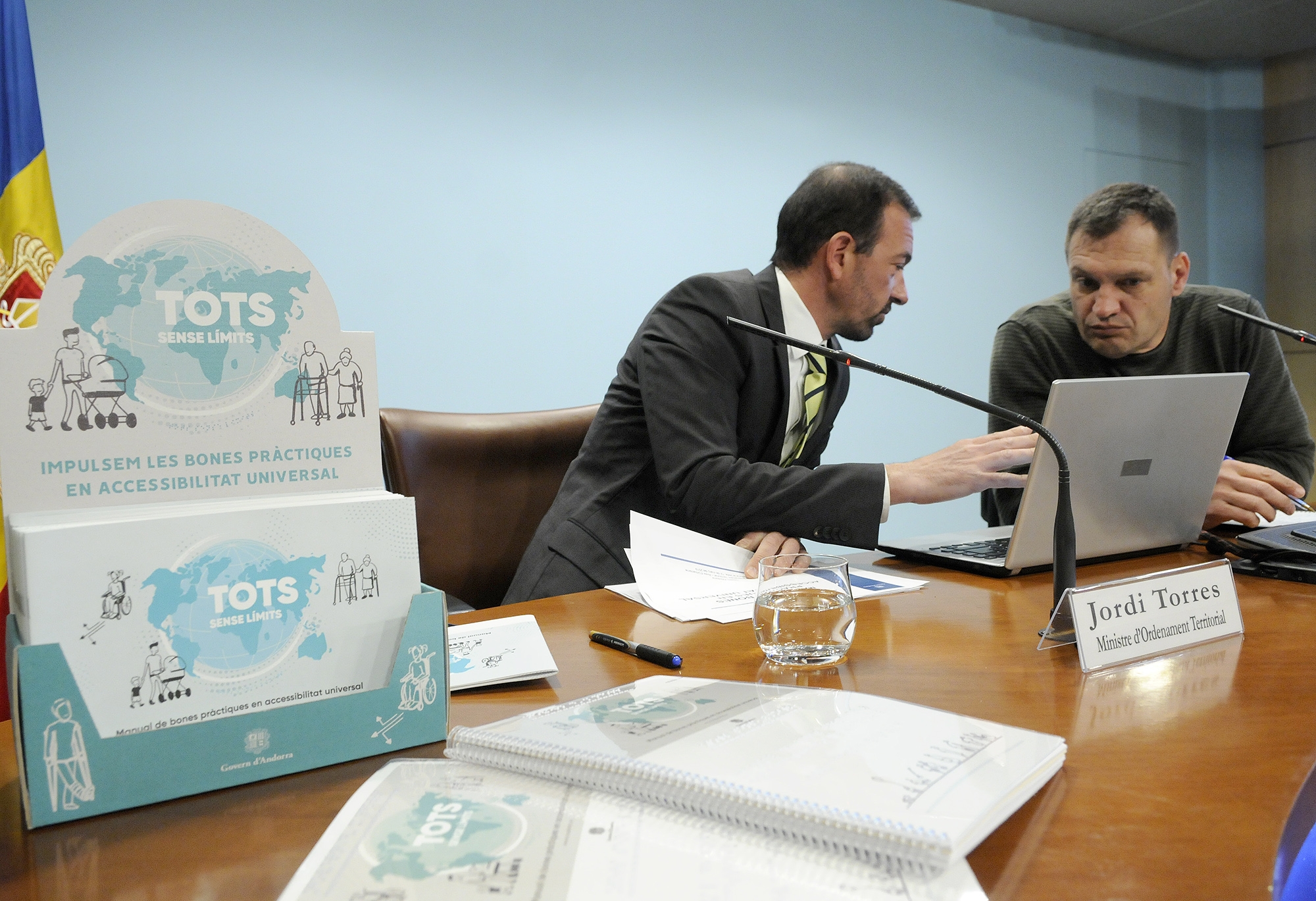 Es presenta el Manual de bones pràctiques en accessibilitat universal sota el títol “Tots sense límits”