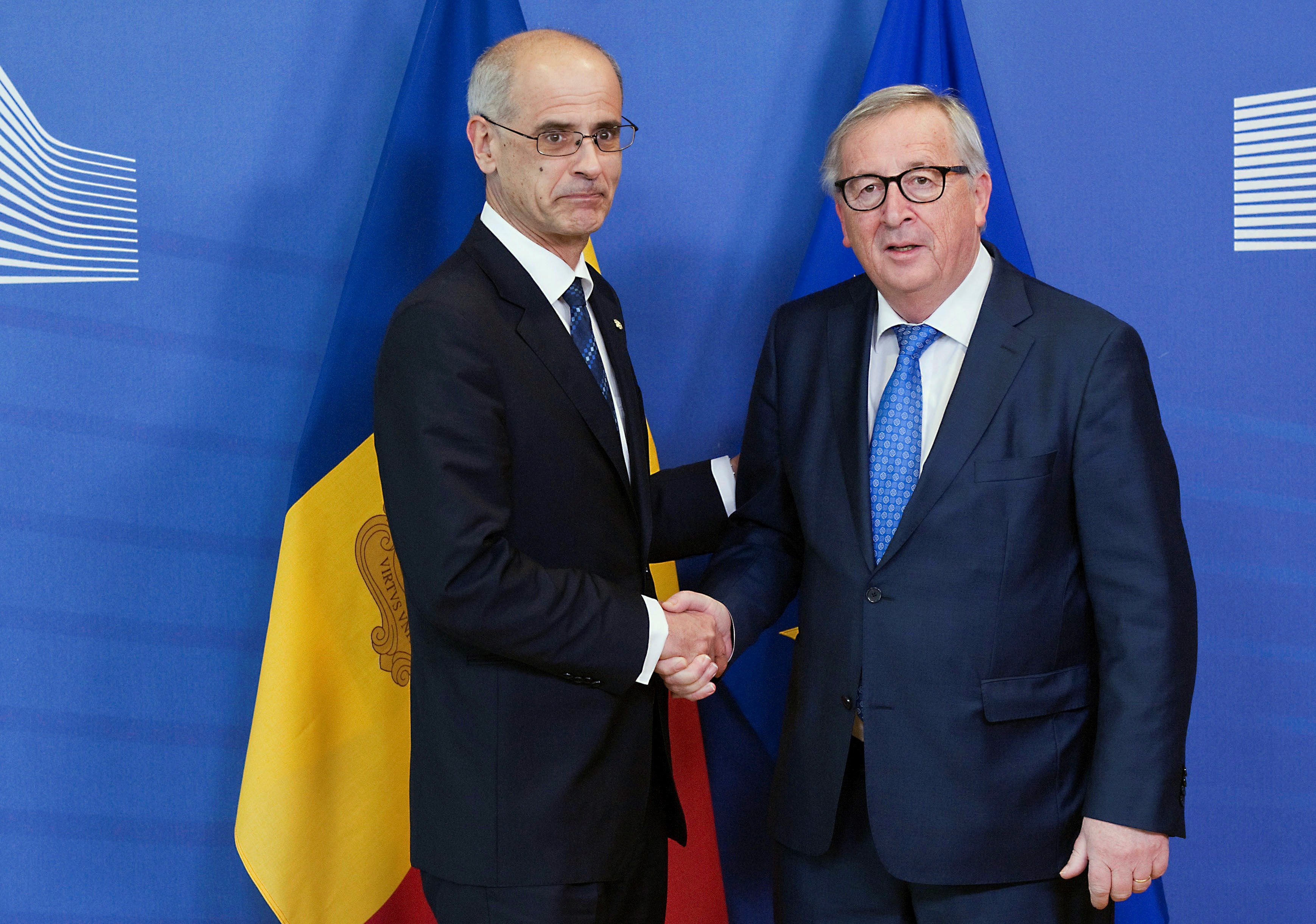 Martí insisteix a Juncker en mantenir les quotes d’immigració i en trobar un prestador d’última instància en l’àmbit europeu