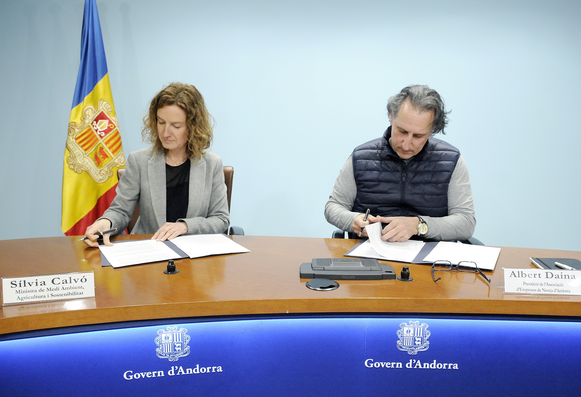 Se signa un acord amb l’Associació d’Empreses de Neteja per promoure bones pràctiques en matèria de gestió de residus