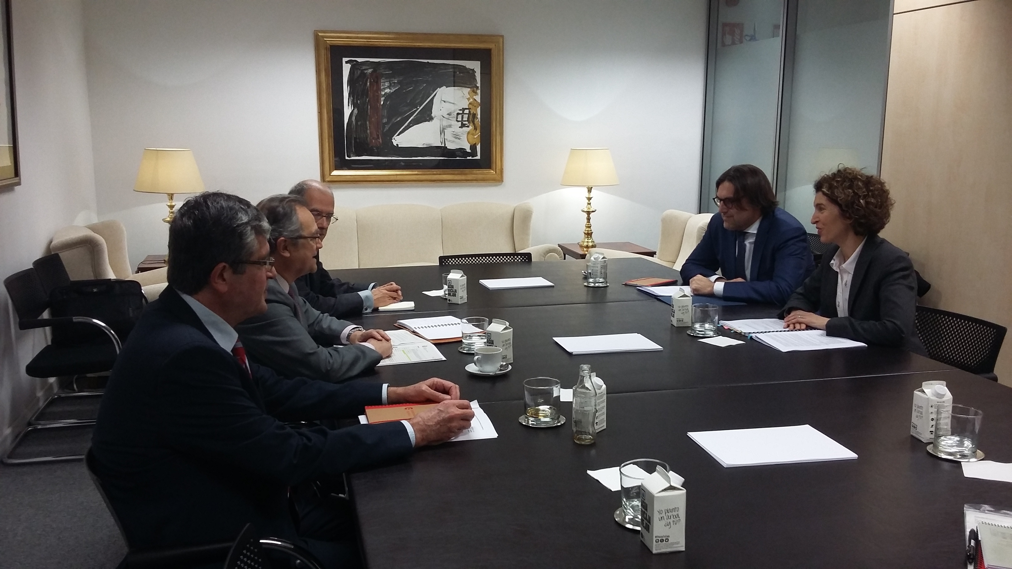Maria Ubach tracta aspectes de la cooperació iberoamericana amb el secretari d’Estat espanyol Pablo de Laiglesia