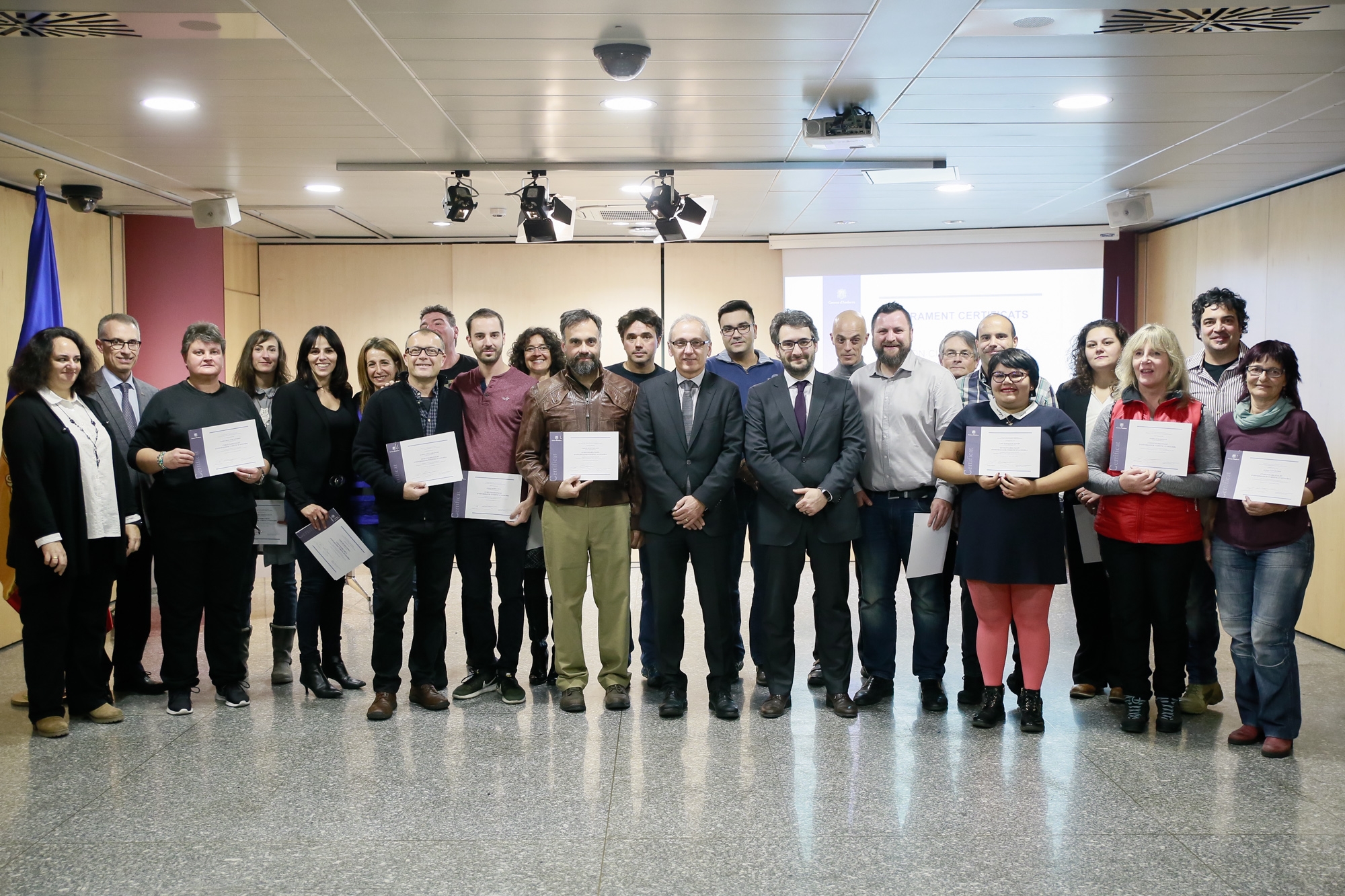 Es lliuren els certificats del 2n curs d'habilitació d'Informador turístic d'Andorra