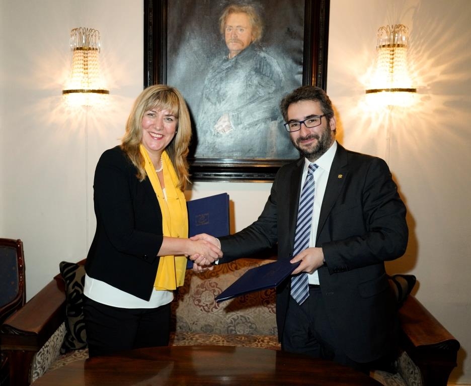 Jover signa un pla d'acció amb el Consell d'Europa per enfortir la col·laboració en el marc de les competències per una ciutadania democràtica