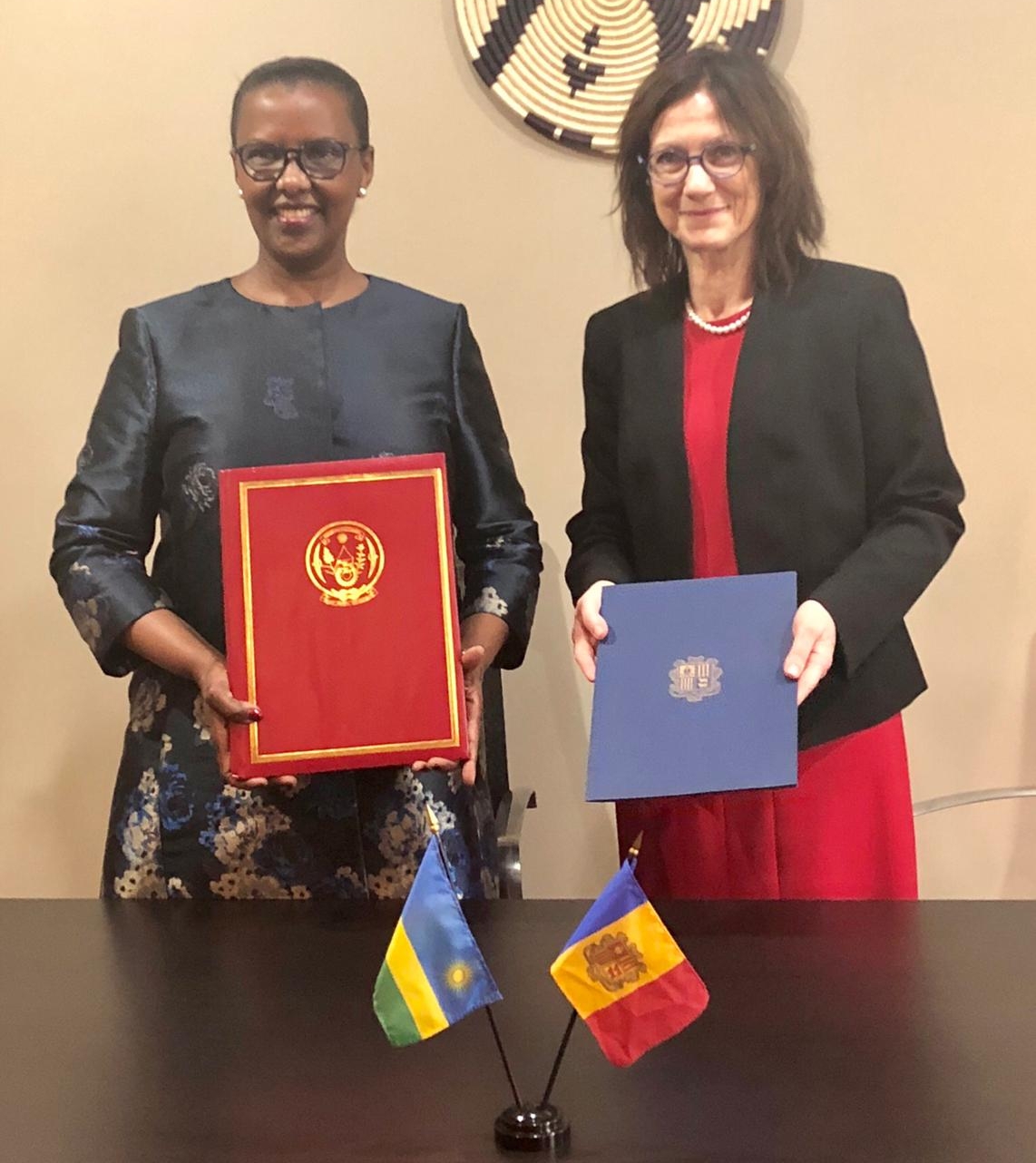 Andorra i Ruanda signen l'establiment de relacions diplomàtiques