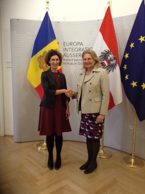 Maria Ubach impulsa amb la seva homòloga austríaca les negociacions per a un conveni per evitar la doble imposició