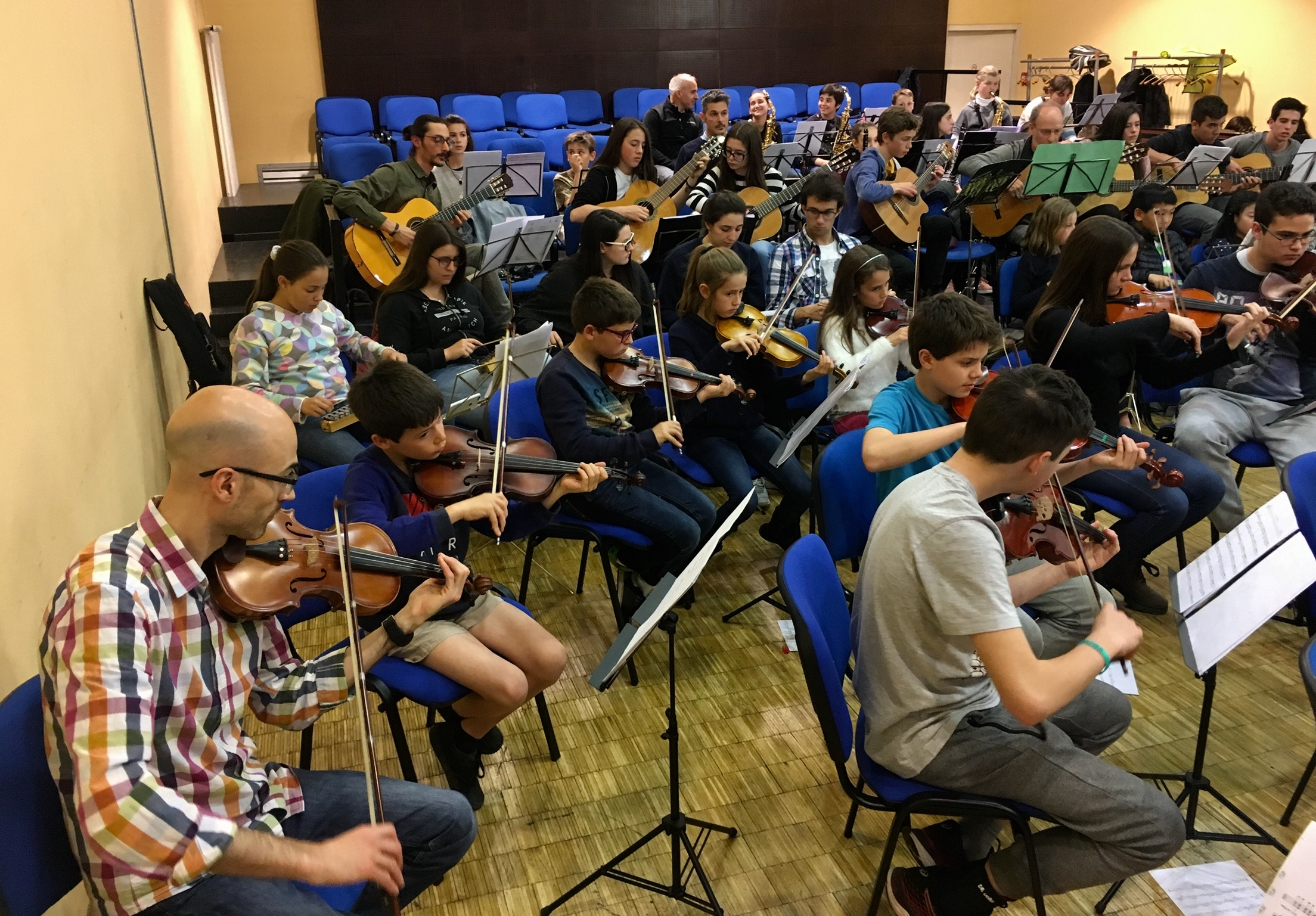 La Fundació ONCA inicia les sessions formatives del Concert de Santa Cecília per l’estrena de la cantata, “Del roc al rock passant pel barroc”