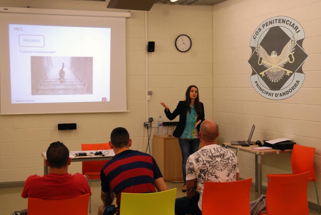 S'imparteix una formació ocupacional d'atenció al client i d'atenció telefònica adreçada a les persones privades de llibertat del Centre Penitenciari