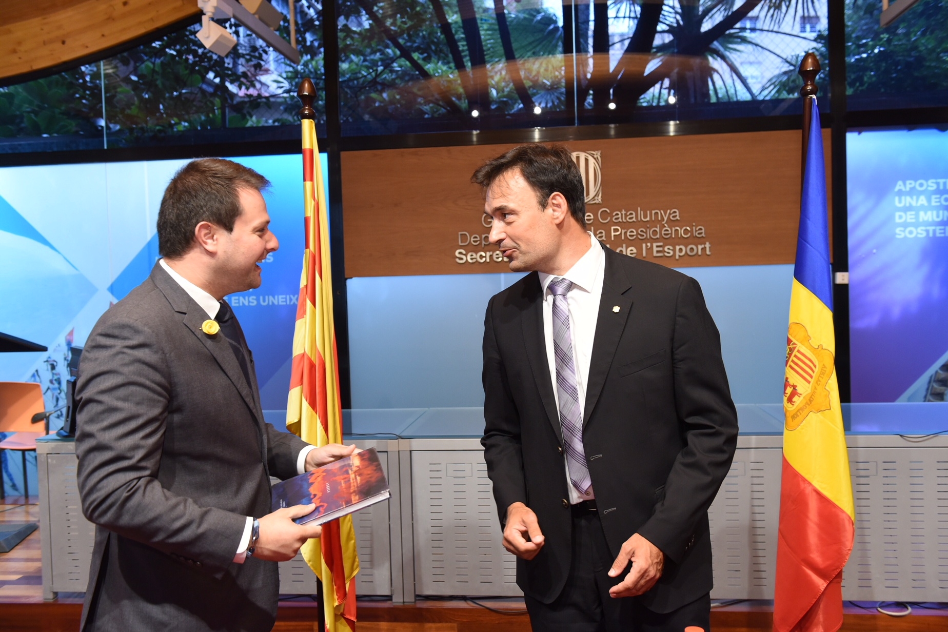 El secretari d’Estat d’Esport, Jordi Beal i el secretari general de l'Esport de Catalunya, Gerard Figueras intercanvien experiències i exploren vies de col·laboració