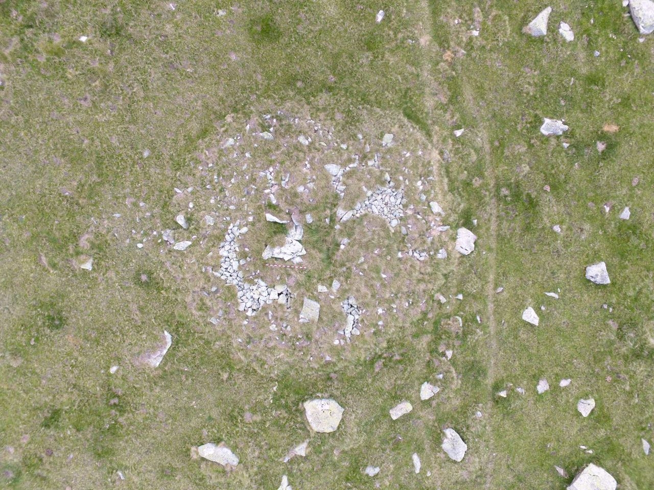 Es troba un possible dolmen a la zona dels Orris d’Encamp