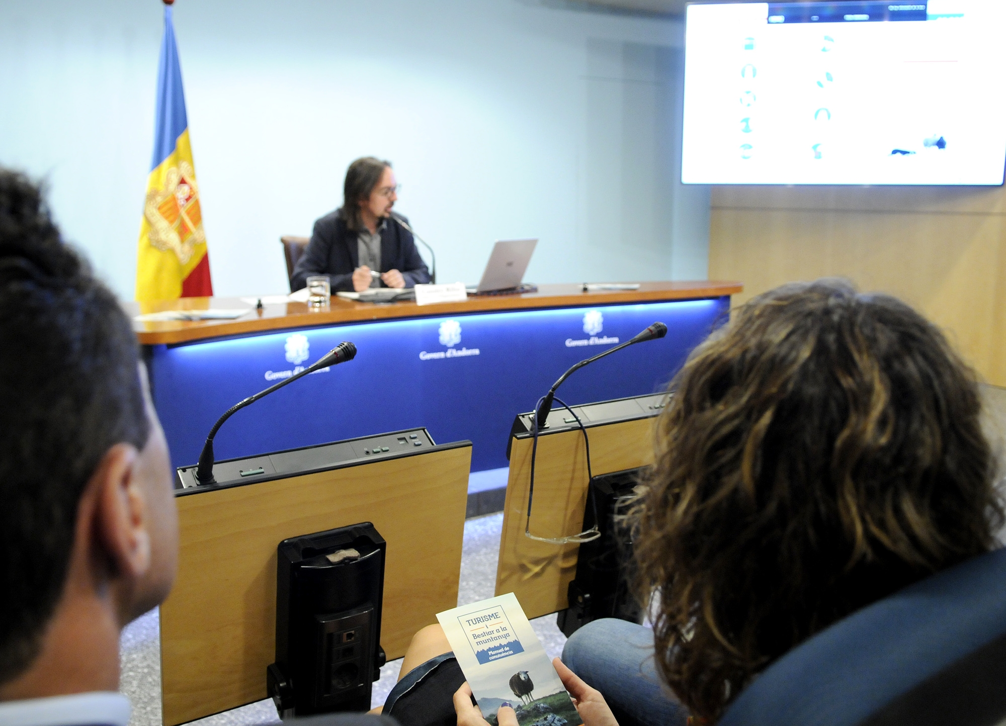 Agricultura sensibilitza els usuaris de la muntanya davant de ramats de bestiar