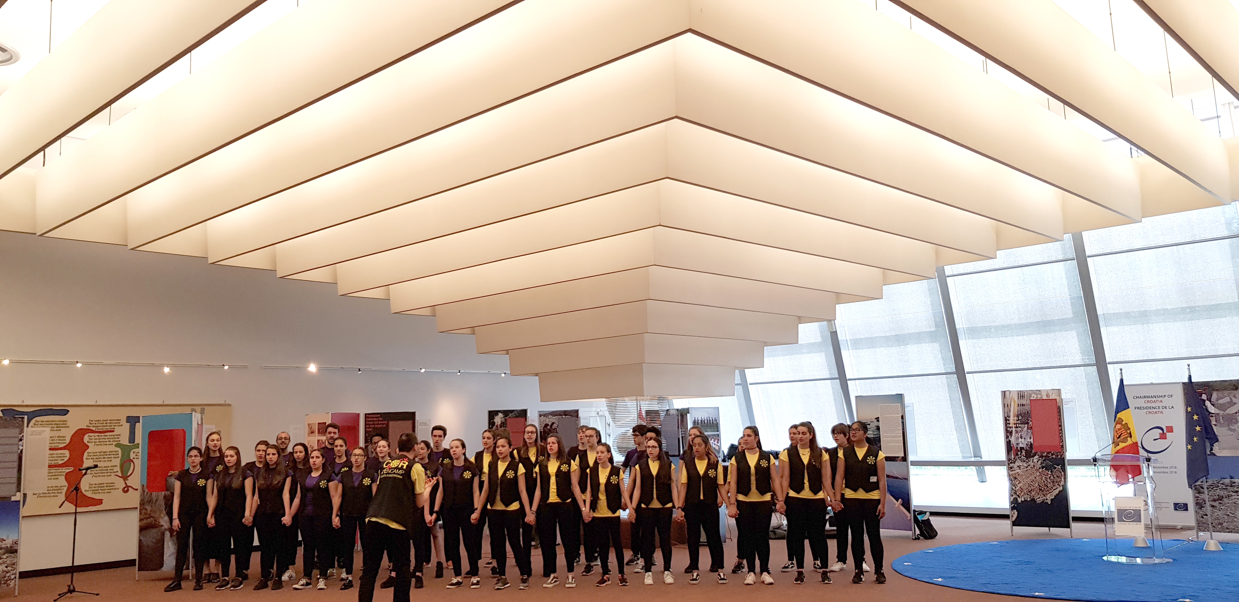 Alumnes de l'Escola Andorrana de 2a ensenyança d'Encamp exposen al Consell d'Europa el projecte sobre les competències per a una cultura democràtica