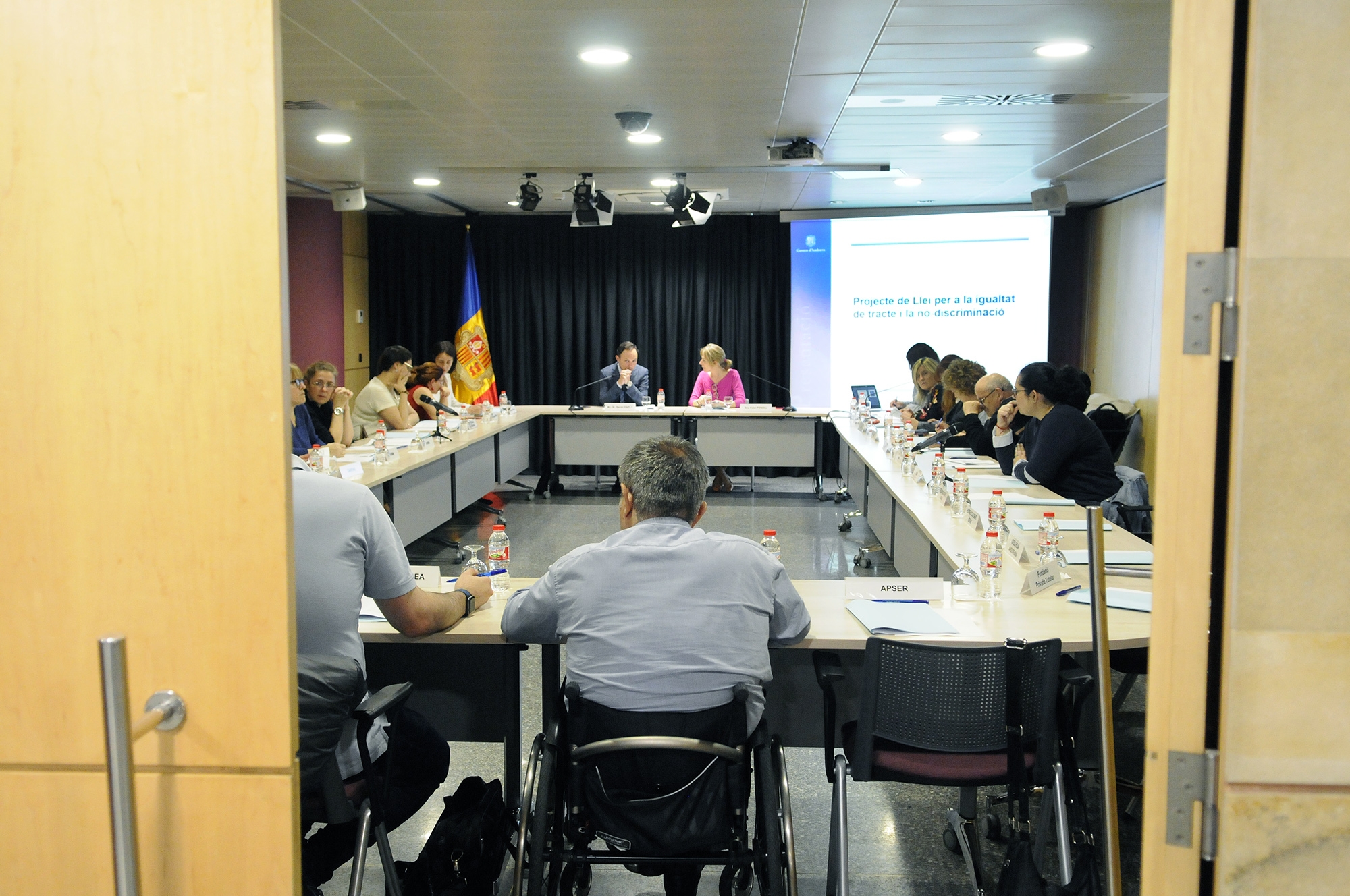 Espot presenta l’Avantprojecte de llei per a la igualtat de tracte i la no discriminació als col·lectius implicats i a la Comissió legislativa