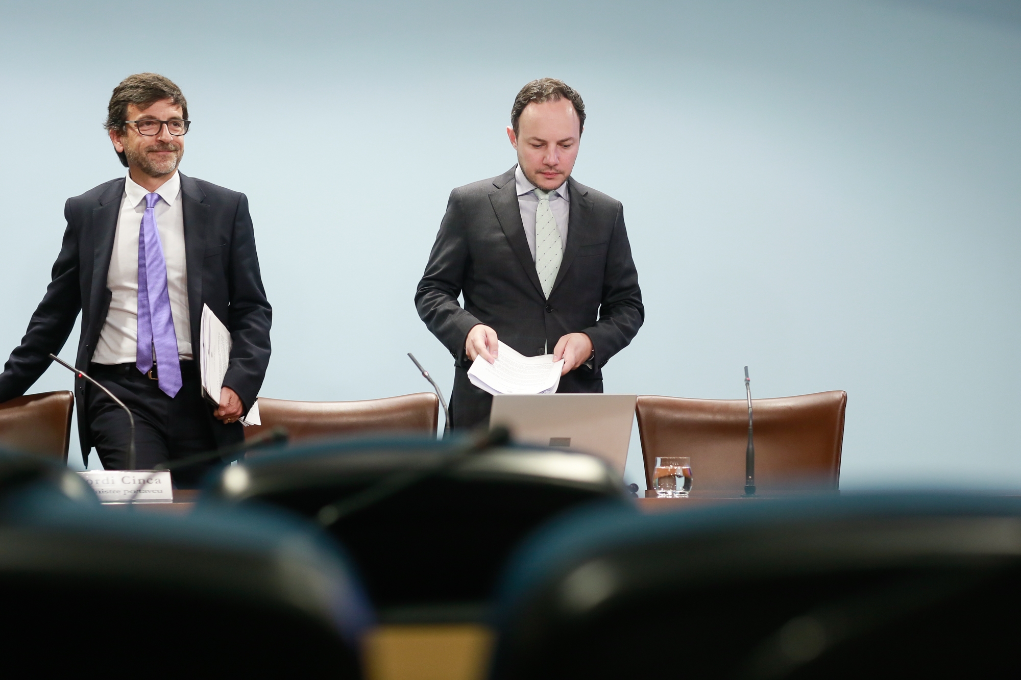 S'aprova una quota general de 900 autoritzacions de treball