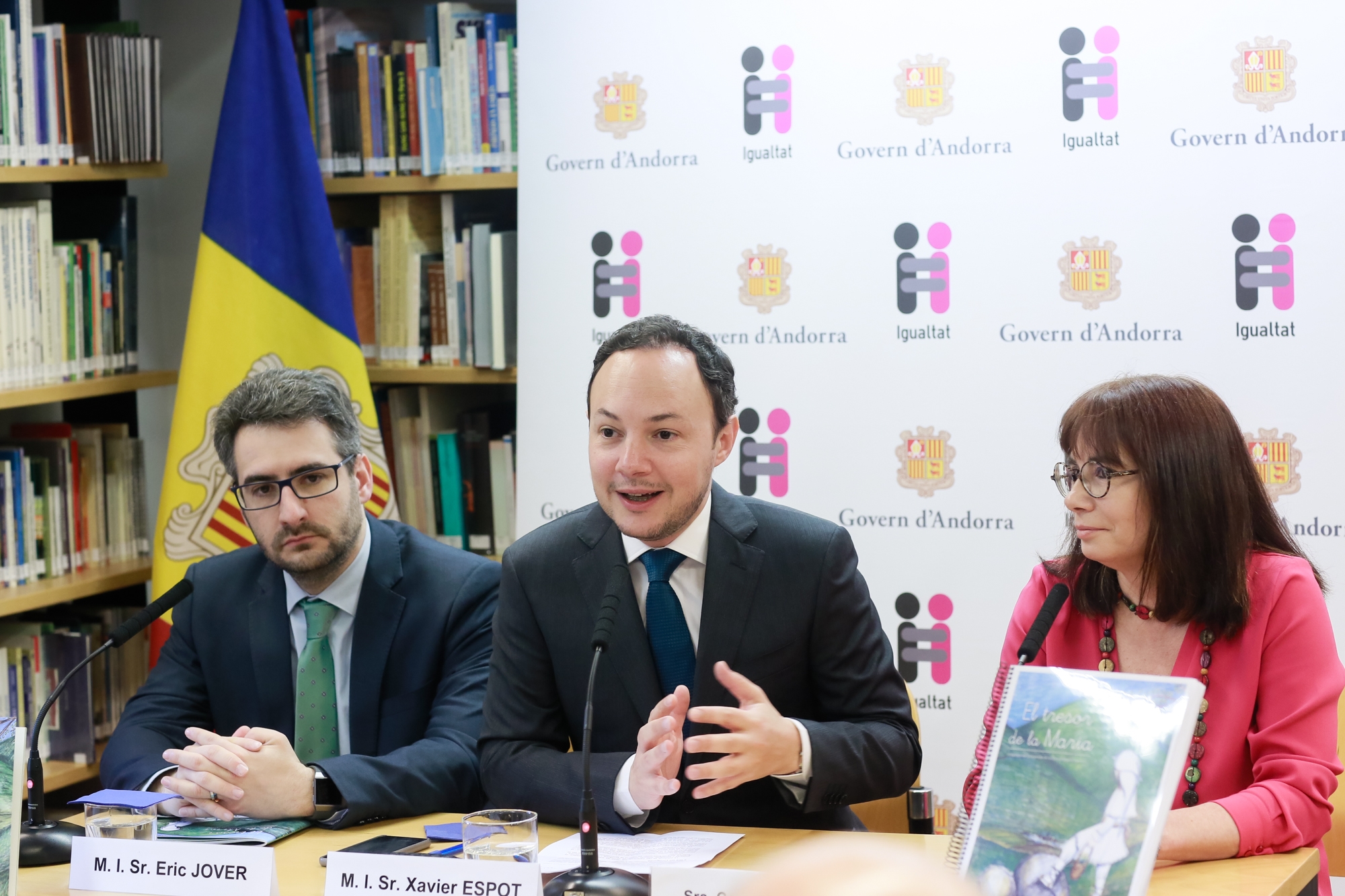 Es presenta el conte-guia 