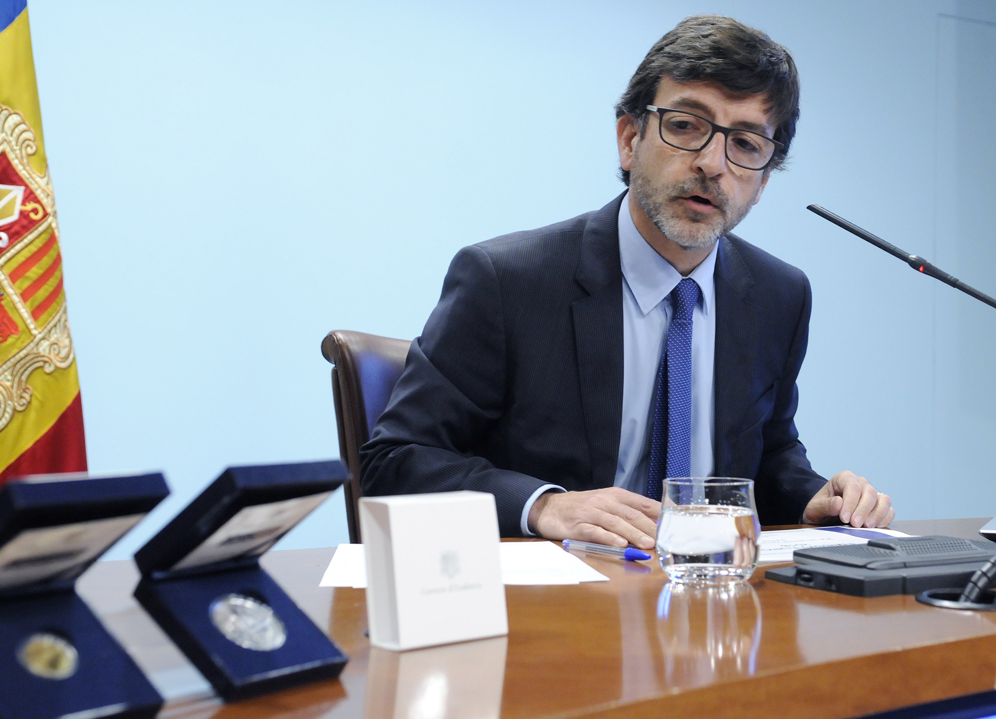 El Govern emet 3 monedes commemoratives del 25è aniversari de la Constitució i inclou per primera vegada l'or i l'argent