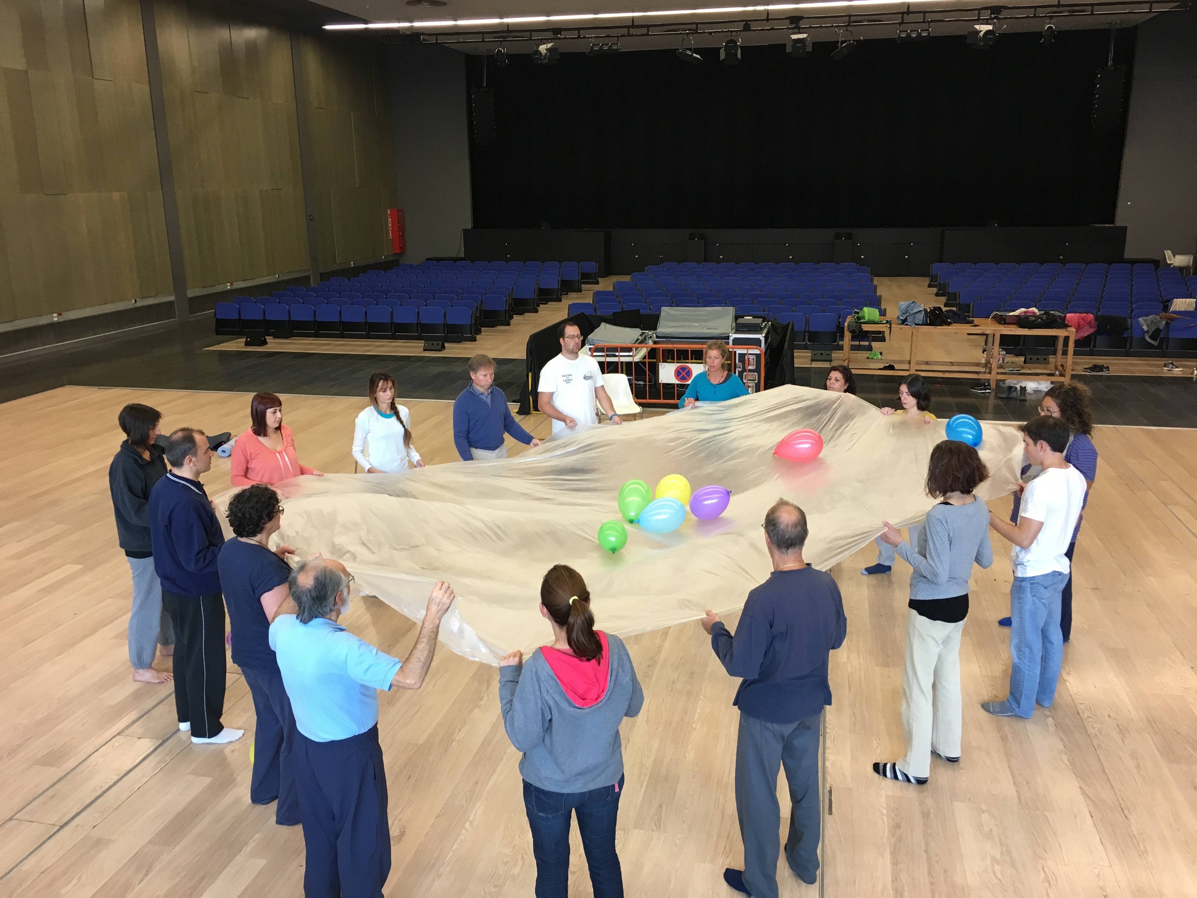 La Fundació ONCA ofereix el primer taller de la temporada, «L’art del moviment, la consciència i l’expressió», amb Vika Kleiman