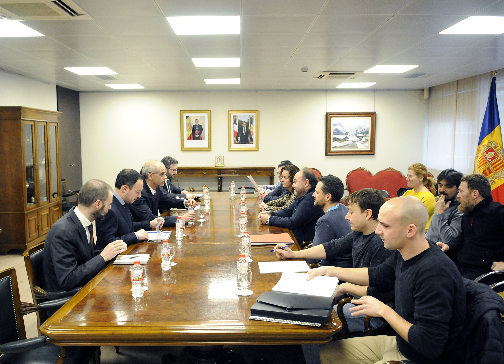 El Govern i els representants sindicals de la funció pública començaran a negociar les propostes de l’Executiu aquest dijous