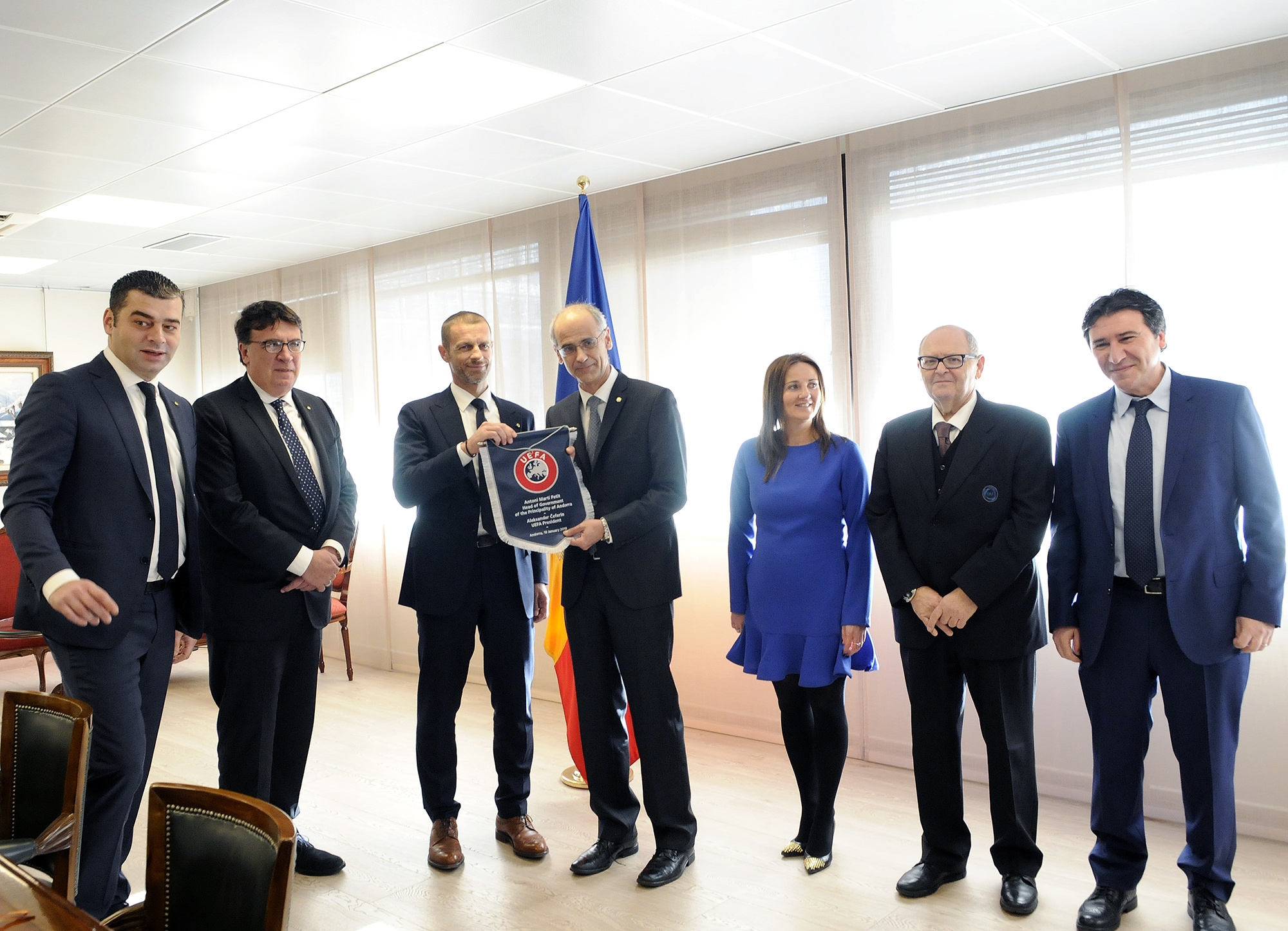 Antoni Martí i Olga Gelabert reben al president de la UEFA, Aleksander Ceferin