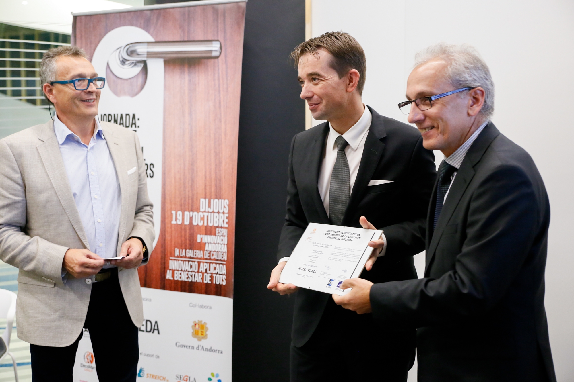 Camp encoratja als allotjaments turístics a tenir una política d'inversions activa per guanyar en competitivitat