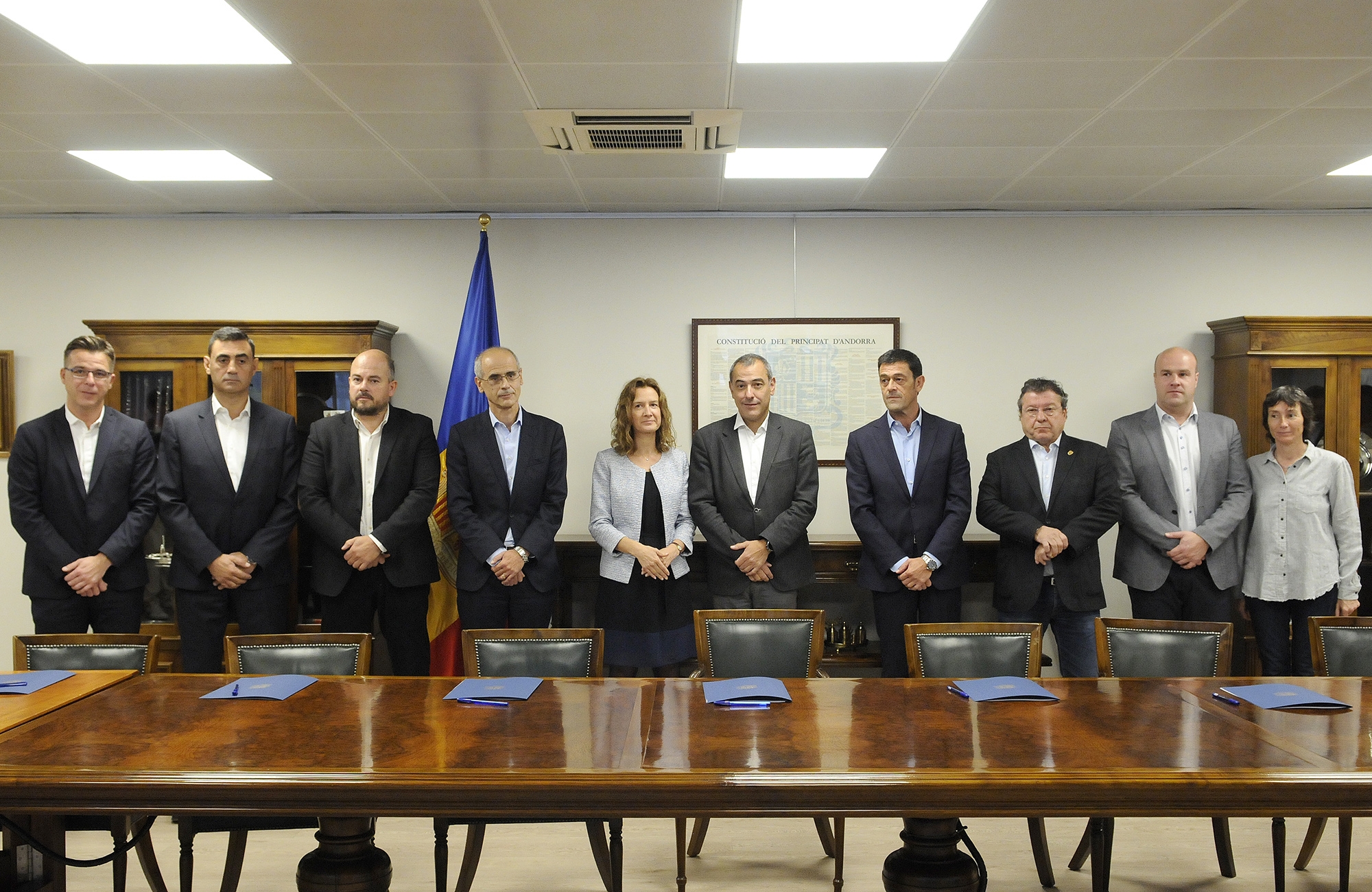 El Govern i els Comuns signen el darrer pas per fer possible el servei de bicicleta elèctrica compartida