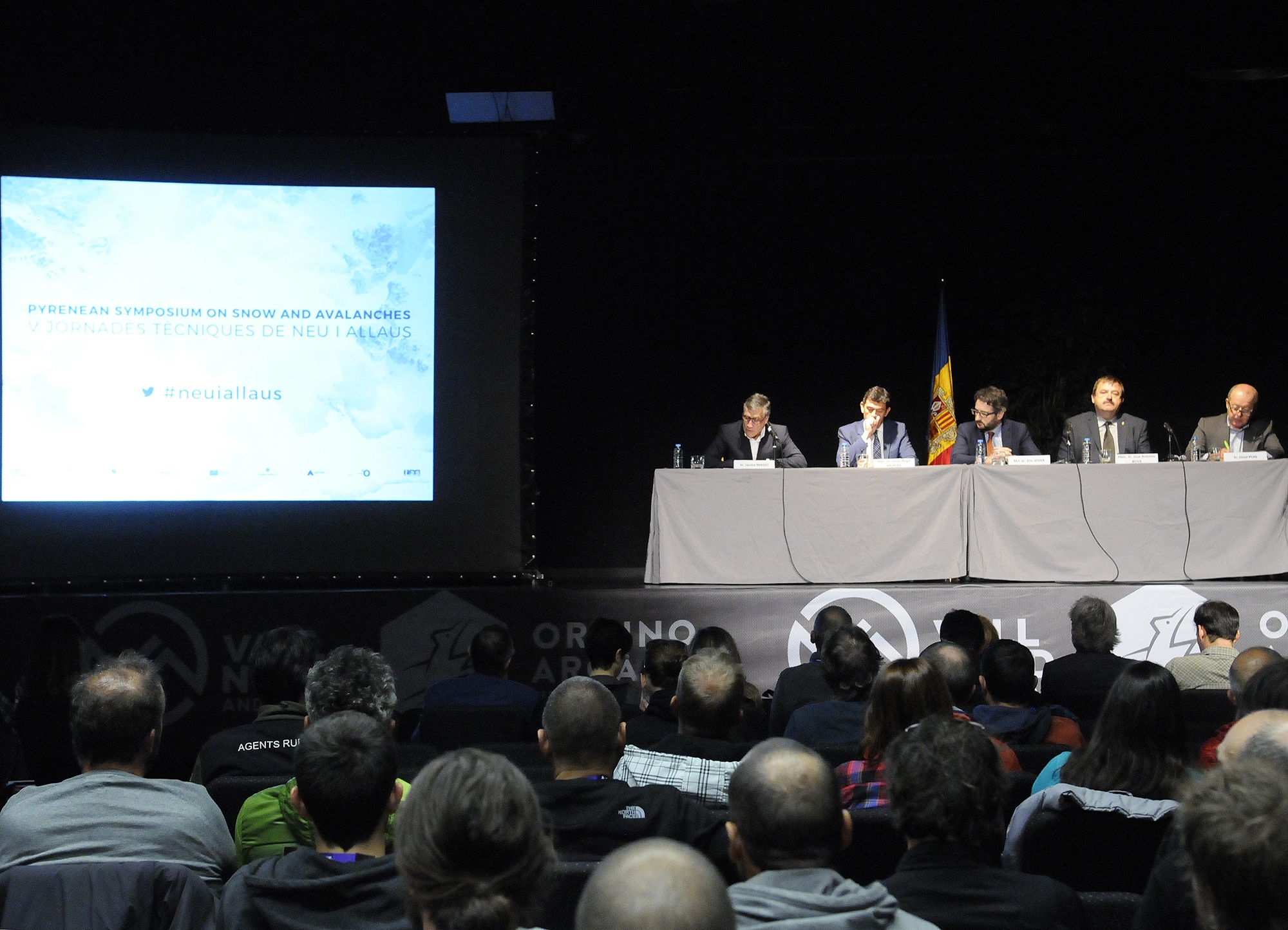 El ministre d'Educació i Ensenyament Superior, Eric Jover, ha obert les 5es Jornades Tècniques de Neu i Allaus
