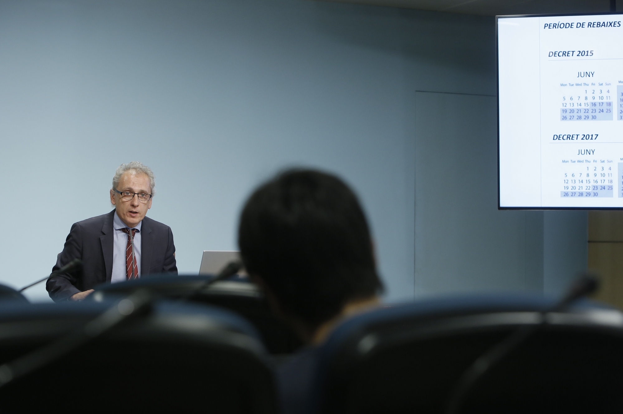 El Govern aprova escurçar a quatre mesos el període de venda rebaixes