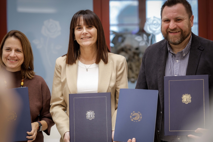 El Govern i el Comú d’Escaldes-Engordany signen una addenda als respectius convenis per continuar donant suport conjuntament a la restauració del Dodge Fargo