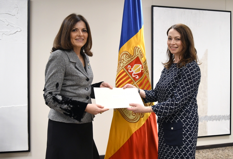 La ministra d’Afers Exteriors rep les còpies d’estil d’onze ambaixadors acreditats a Andorra