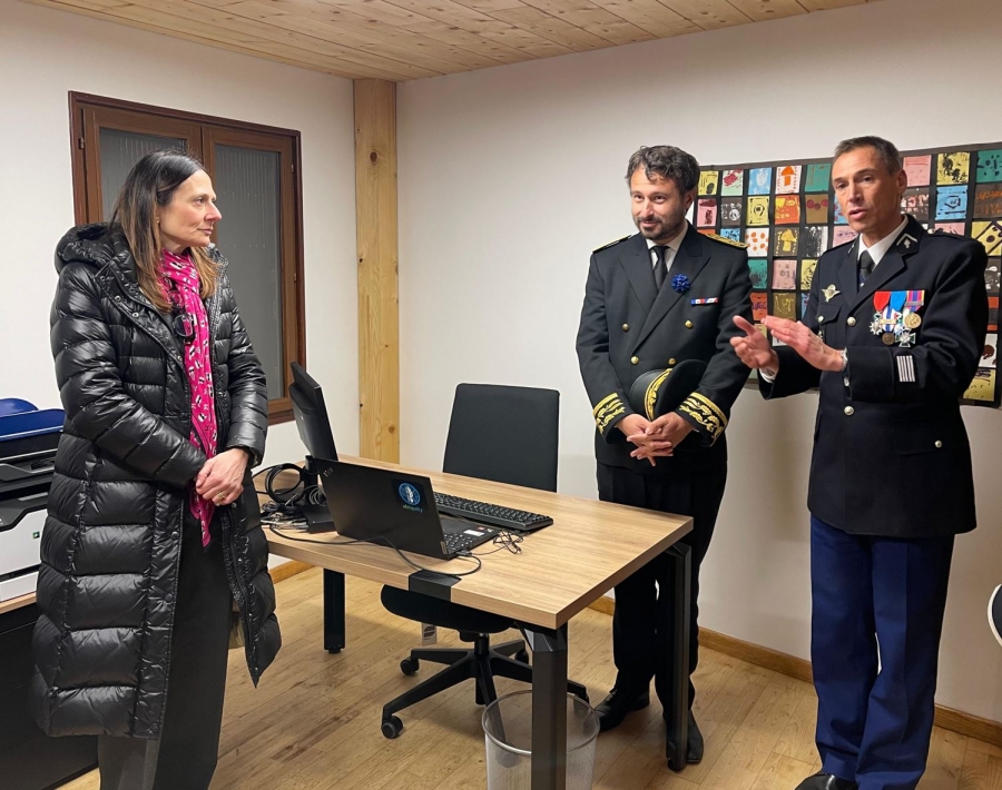 Ester Molné assisteix a la presentació de la nova brigada mòbil de la gendarmeria de l’Hospitalet, que reforçarà la lluita conjunta envers el contraban